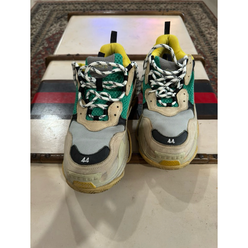 preloved sepatu balenciaga size 44