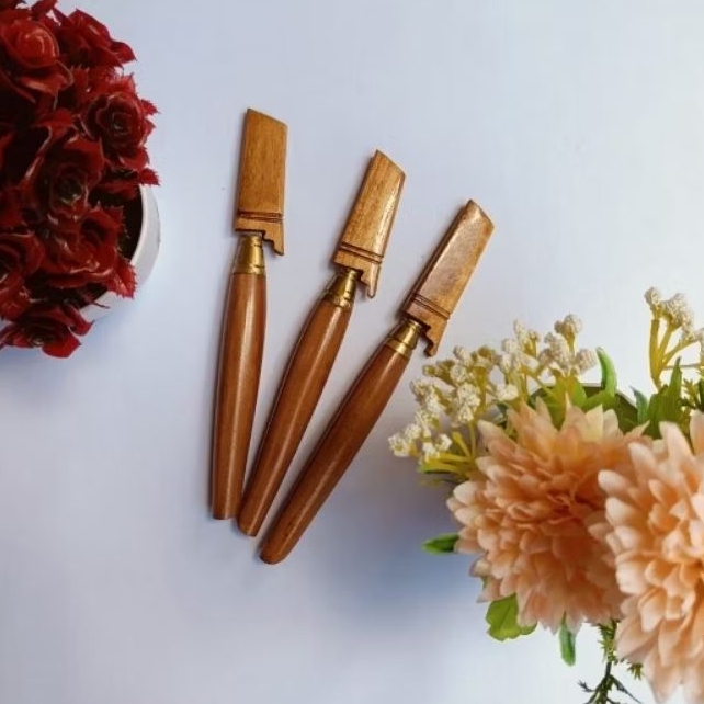 Pengrupak Nyurat Lontar / Alat Tulis Ukir Lontar