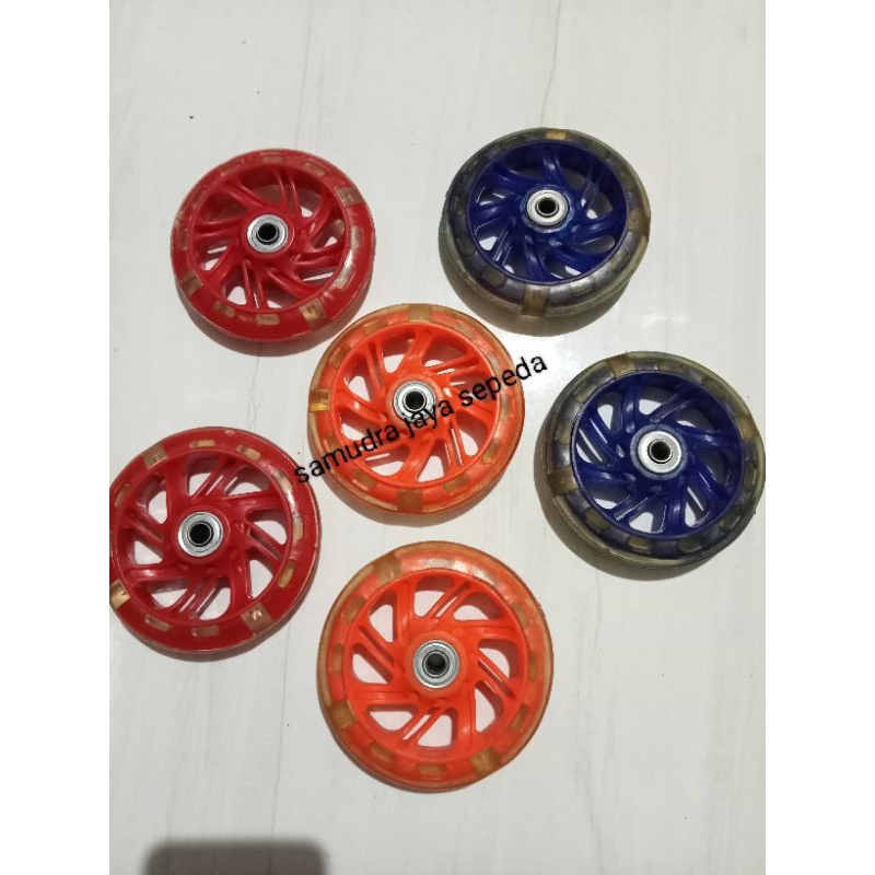 roda samping sepeda anak/roda bantu sepeda anak.(roda nya saja) untuk ukuran 12.16.18