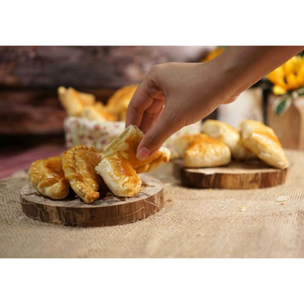 

Delie Kue Pia / Bakpia Kering Renyah Berbagai Rasa Isi 10