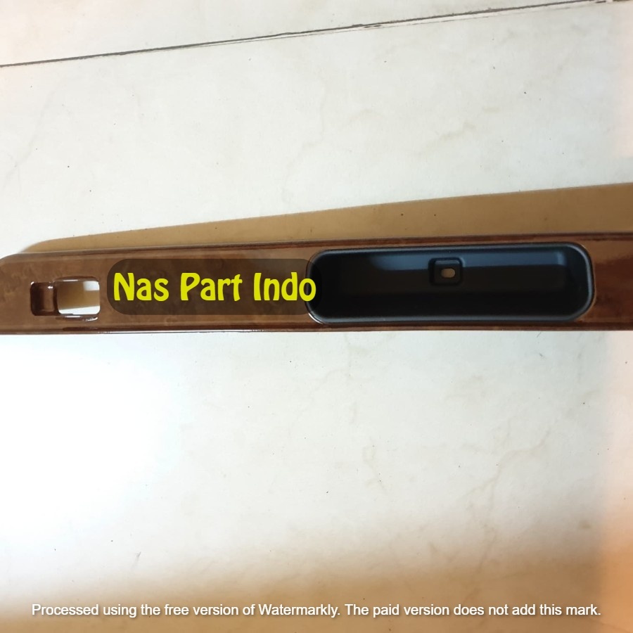 Cover Power Window Panel Wood Kayu Panel Belakang Kiri Asli Mitsubishi Kuda Original