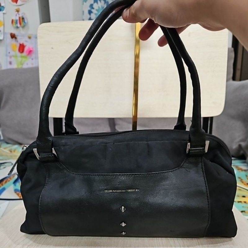 Preloved Shoulder Bag Tomboy Wiz Nilon Mix Genuine Leather