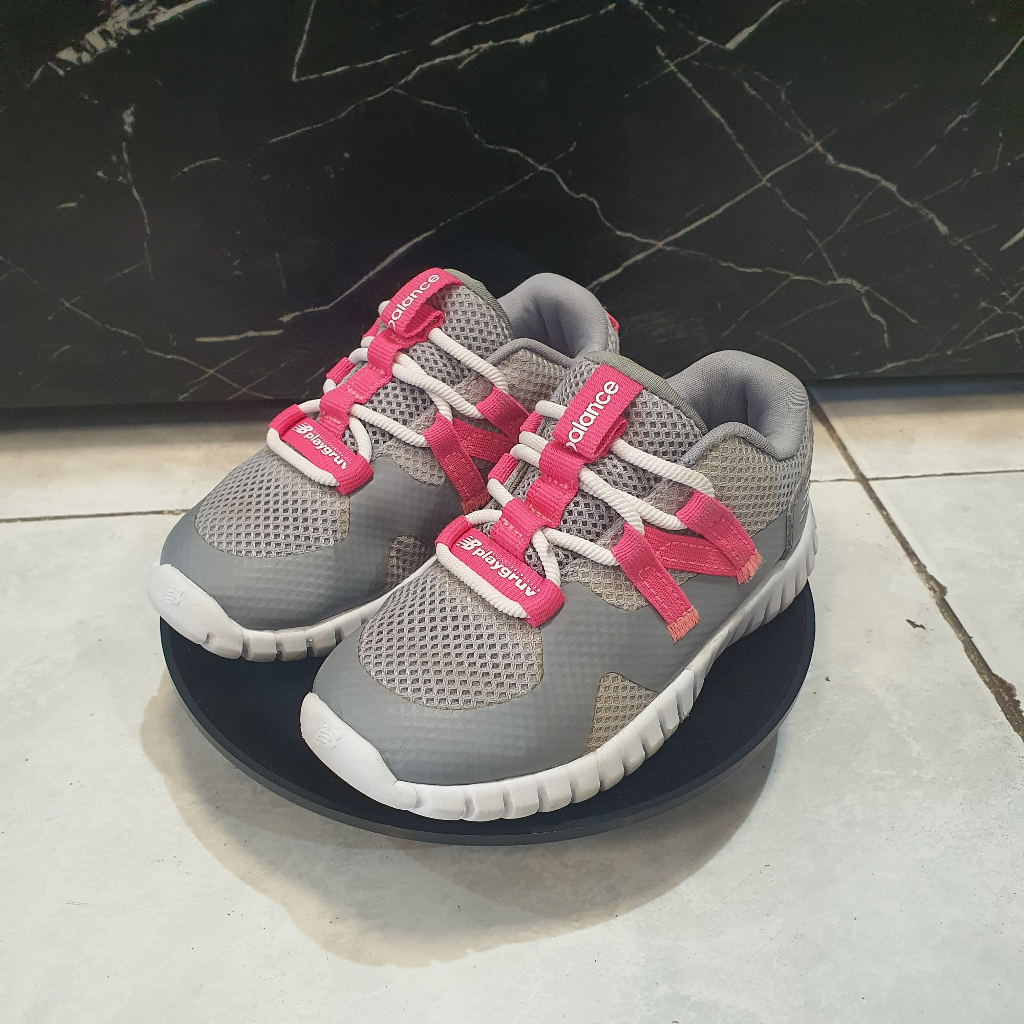 [Preloved] New Balance Kids Slip on / Sepatu Anak New Balance Original