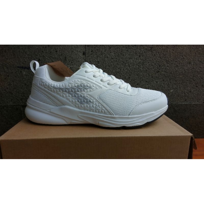 DIADORA WHITE / DIADORA MENS / DIADORA HUCIMO ORIGINAL / DIADORA BEST SELLER