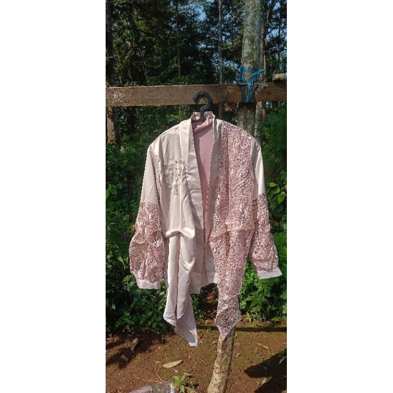 kebaya wisuda/lamaran nude pink cantik preloved