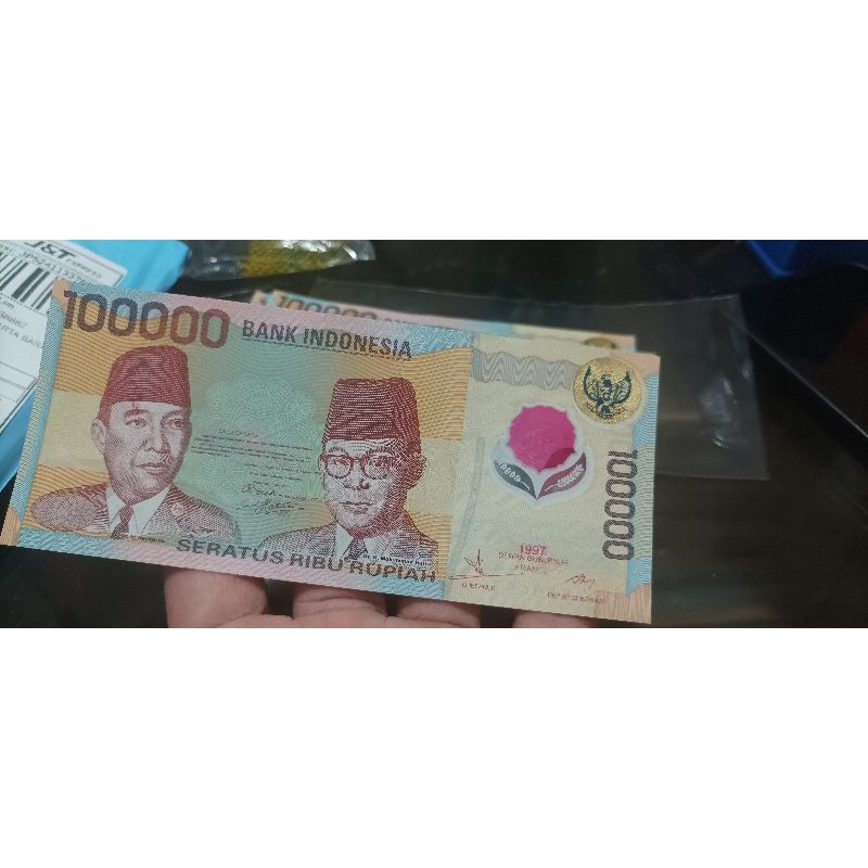 Uangkuno 100000 Rupiah Polymer Tahun 1997 Bekas Pakai