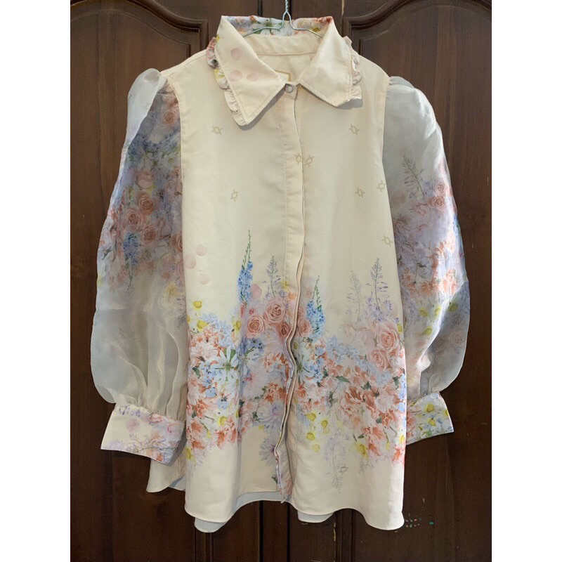 VERDANT BLOUSE WEARING KLAMBY