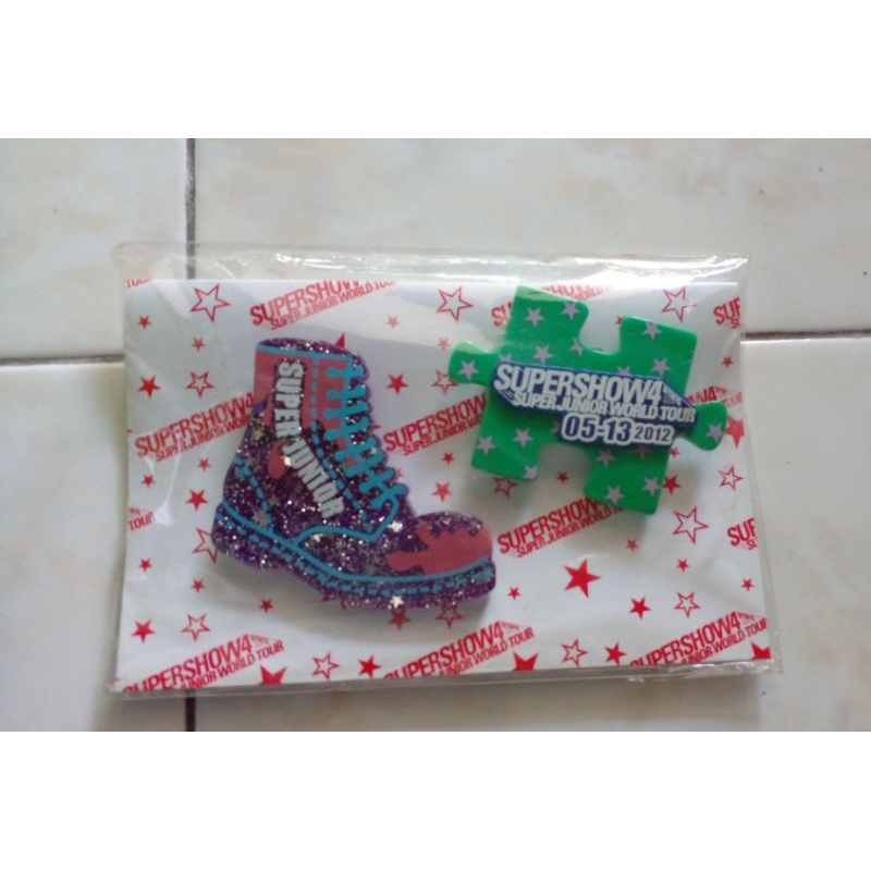 Pin official merch Super Show 4 Tokyo Japan