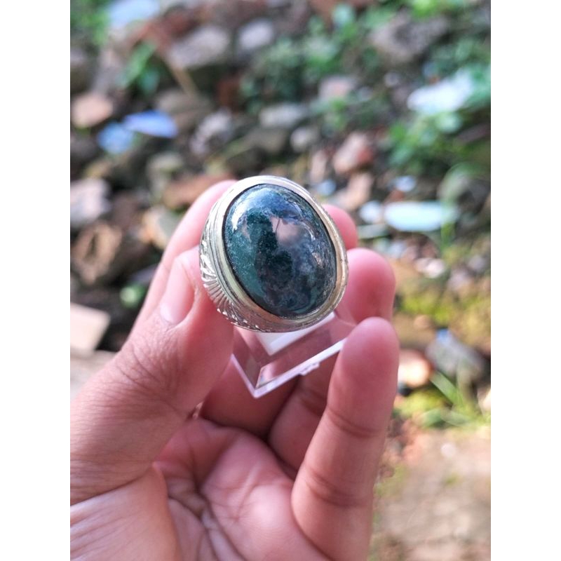 cincin batu hijau lumut