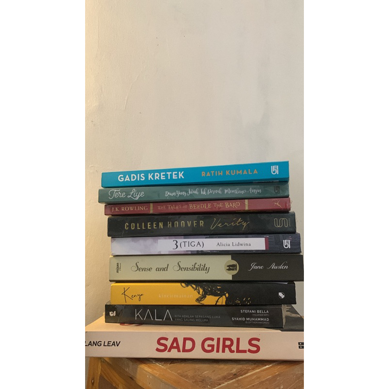 buku preloved second shatter me, kita pergi hari ini, butterflies, kala, the girl who drank the moon