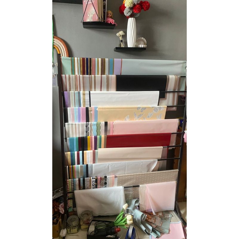 

Kertas Buket List Gold// Kertas Buket Ready//Kertas Buket Hitam