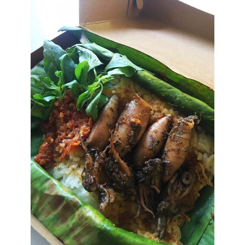 

Nasi Bakar Cumi Hitam