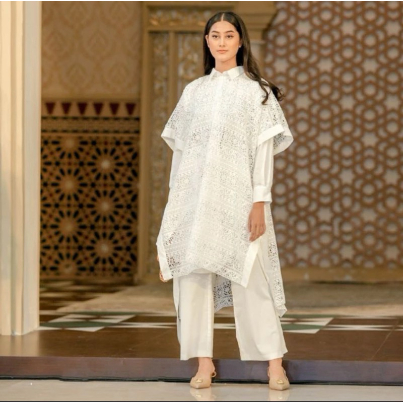 Preloved BENANG JARUM RAYA SERIES HANNAH LACE OUTER