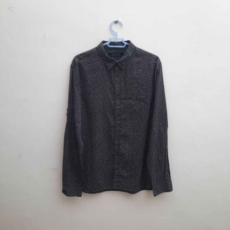 Kemeja Motif All Saints