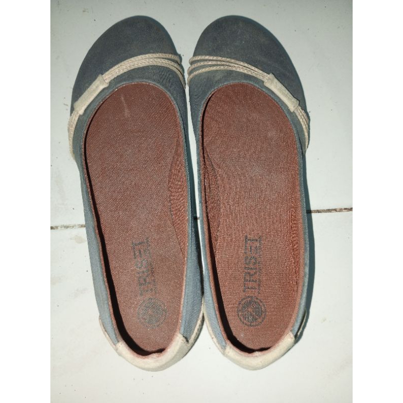 preloved sepatu triset size 37 .  NO NEGO . minat bs langsung co.