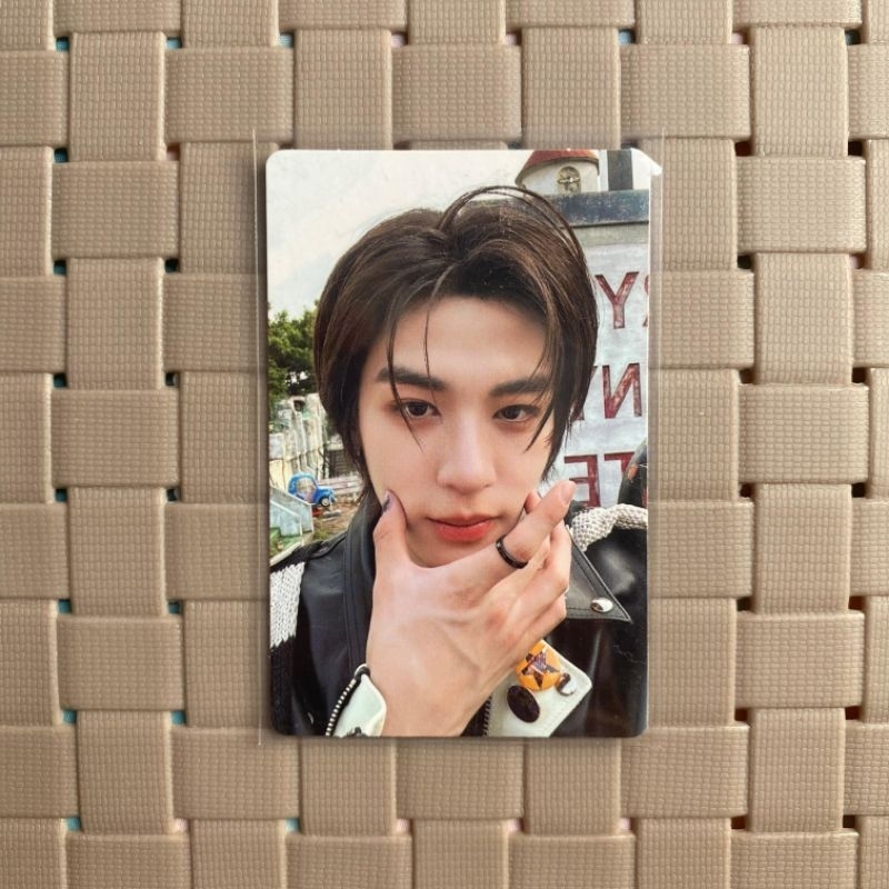 LEEHAN PHOTOCARD BONEDO BOY NEXT DOOR LEEHAN BENEFIT WEVERSE