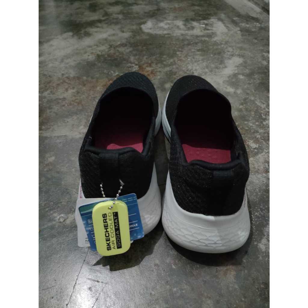 SEPATU SKECHERS GO WALK FLEX ULTRA GO WARNA HITAM UK.41