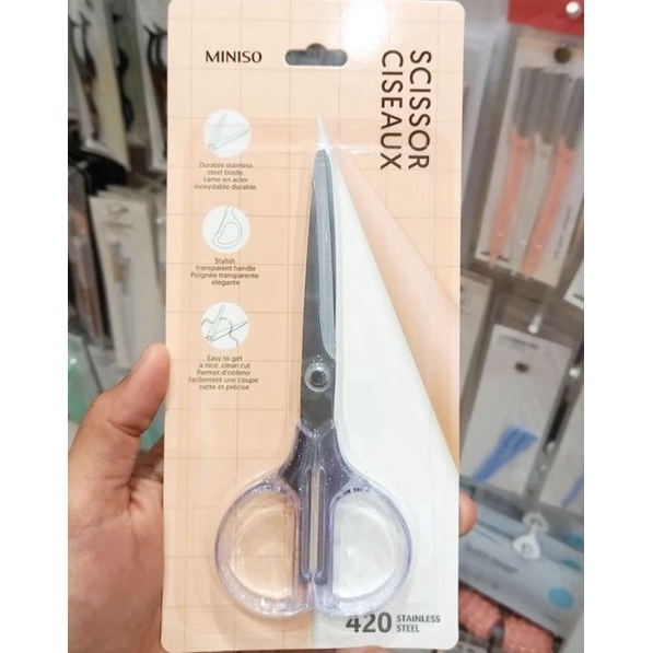 

MINISO SCISSOR WITH TRANSPARENT HANDLE GUNTING k LD2