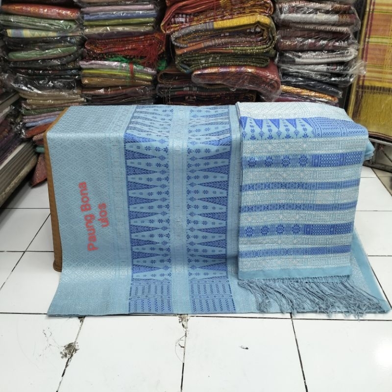 SONGKET TUMTUMAN TARUTUNG MOTIF PIALA SUTRA BEMBERT BENANG KRISTAL WARNA BIRU LILAK SILVER TUMPAL BI