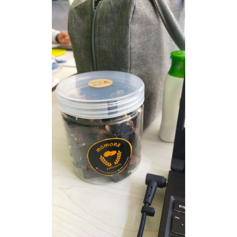 

Brownies Bite in Jar (toples tabung 600ml)