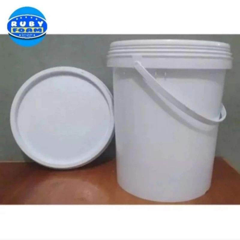 ember bekas cat uk25kg sudah bersih plus tutup...