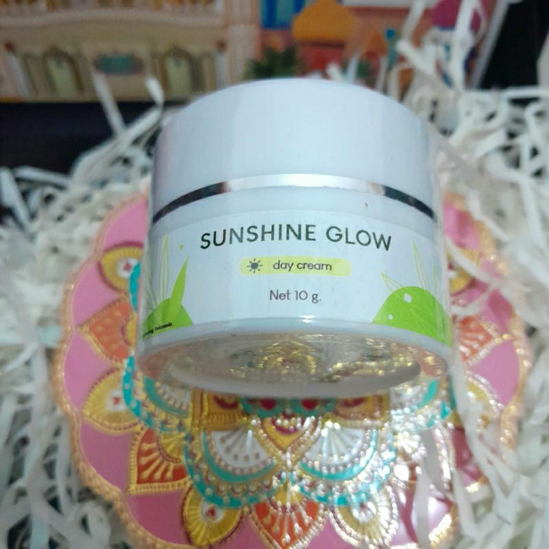 DAY CREAM SUNSHINE GLOW SUNSCREEN SPF-50 BPOM AMAN