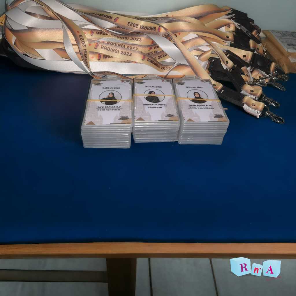

Paket Id Card 2(Id Card + Lanyard + Casing)