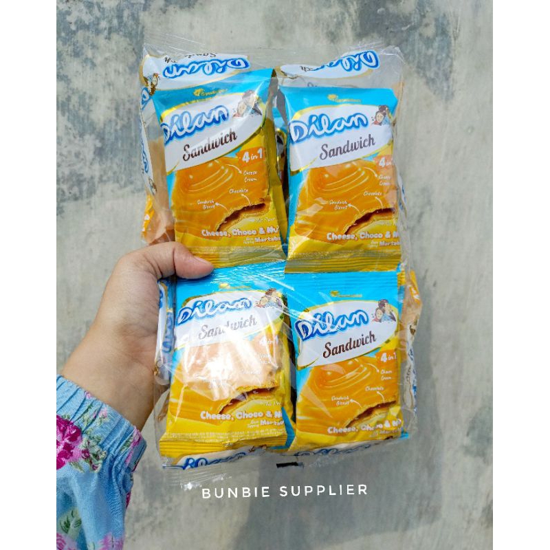 

Dilan Sandwich 4 in 1 Cheese Choco Nut Toping Martabak Isi 10pcs (RENCENG)