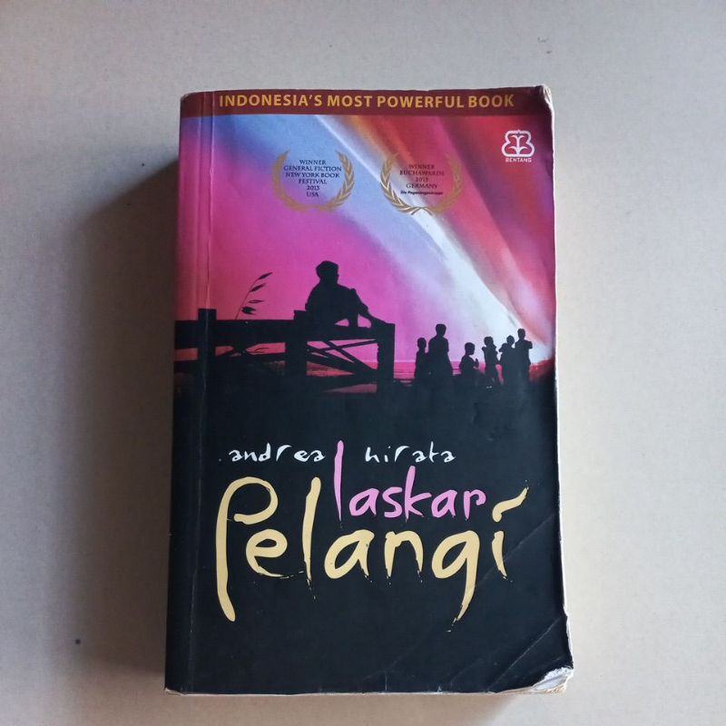 NOVEL LASKAR PELANGI ANDREA HIRATA
