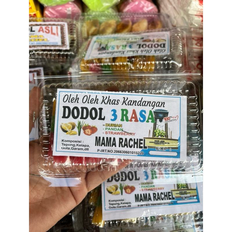 

Dodol warna 3 rasa durian, strobery, pandan isi 12pc Merk MAMA RACHEL