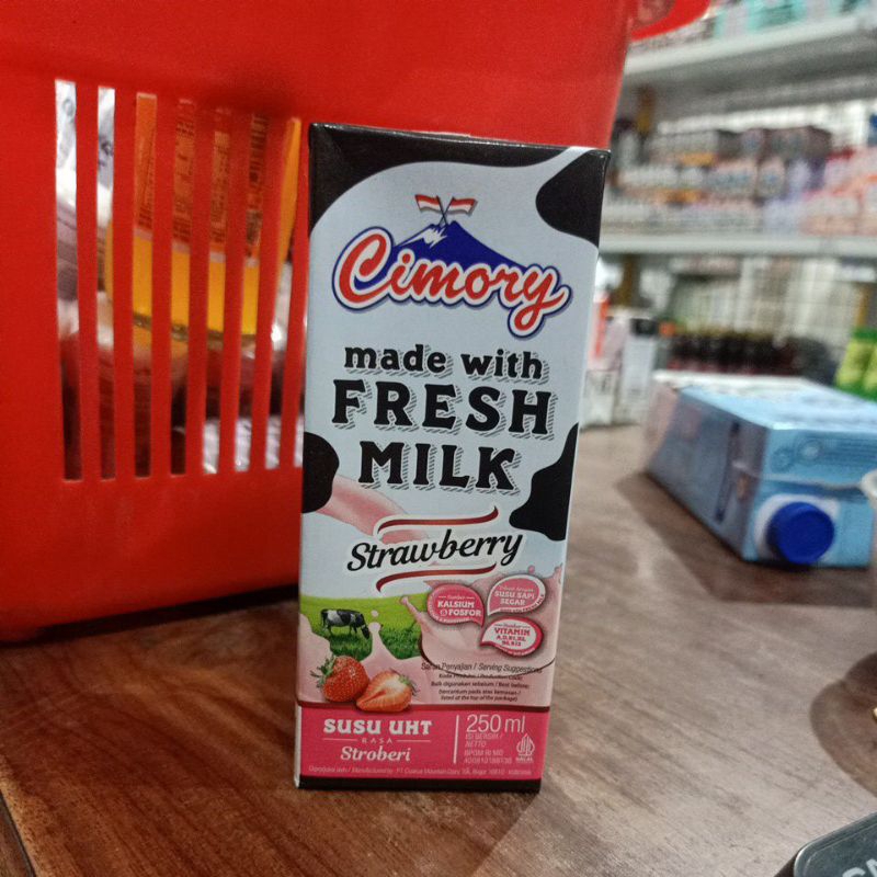 

UHT CIMORY strawberry