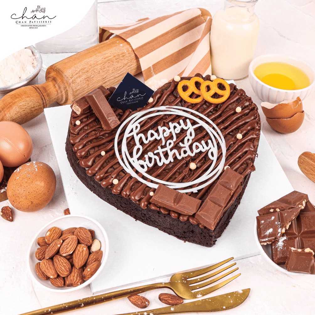

SPESIAL Brownies Hati Valentine Kado Valentine Gift Nutella Birthday Brownies Chan Patisserie Size 2cm