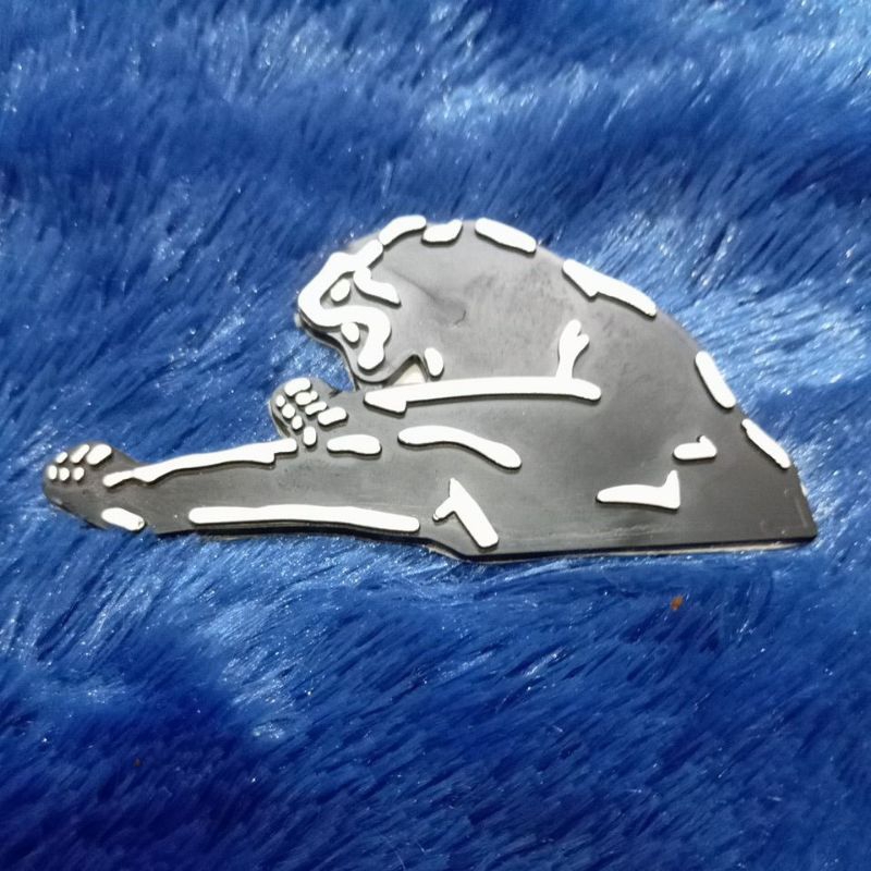 Emblem Isuzu panther logo macan