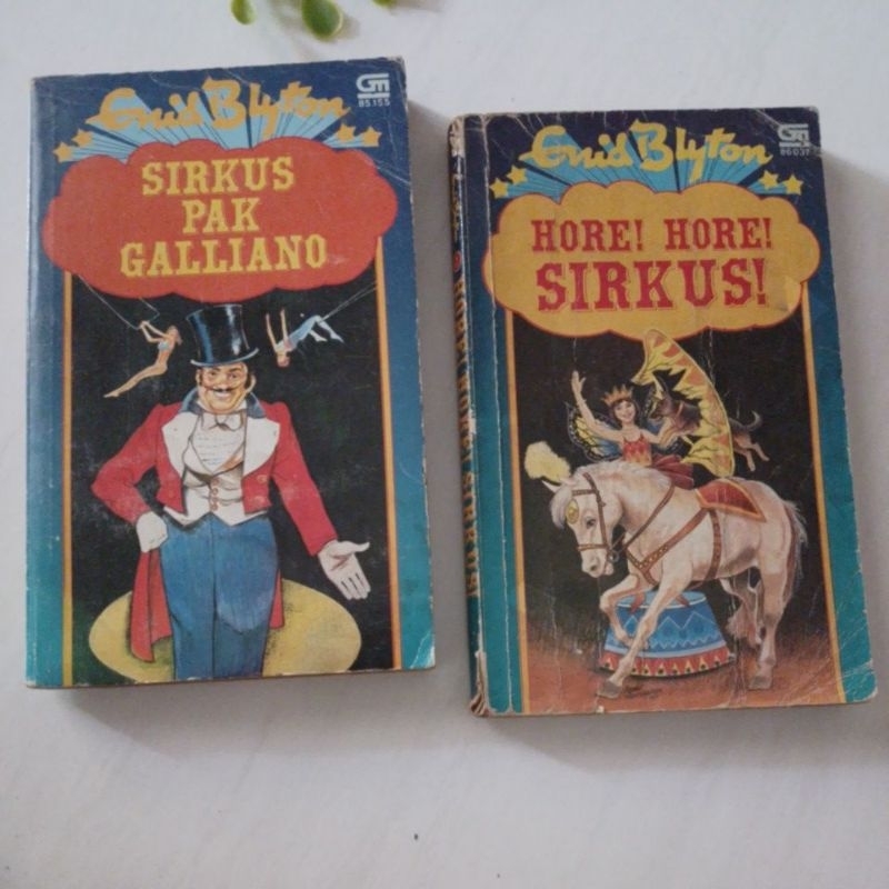 novel enid blyton Sirkus Main Lagi bekas