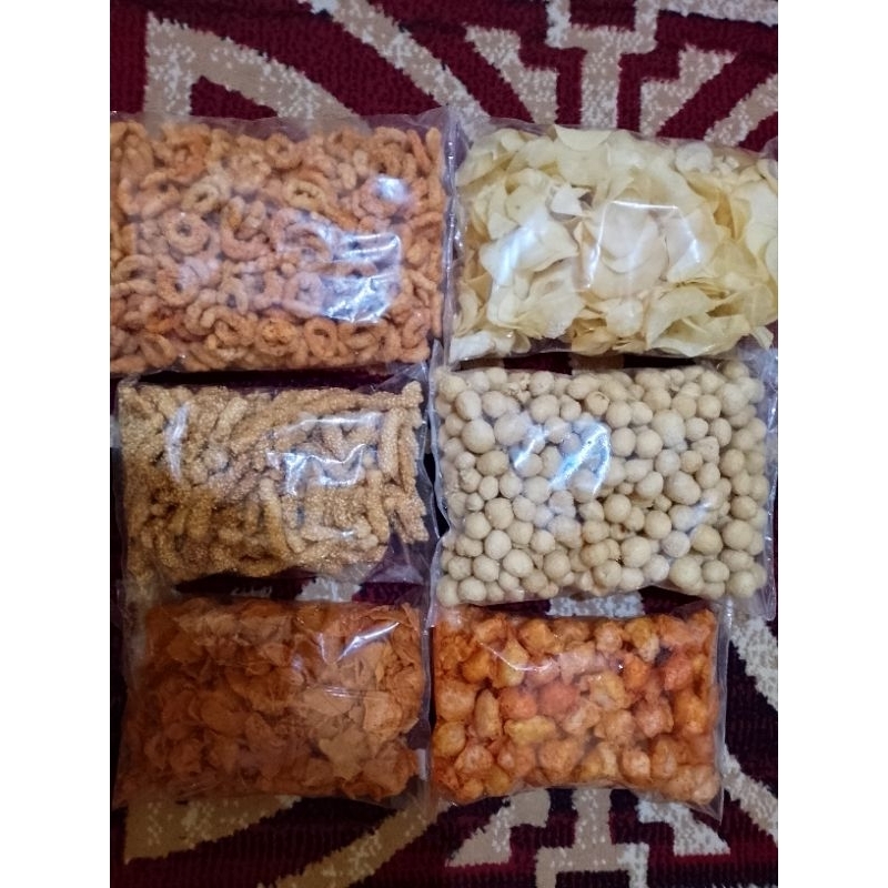 

Aneka Snack, keripik singkong, tahu krikil, somay goreng pedas, basreng, keciput ketan, slondok udang pedas