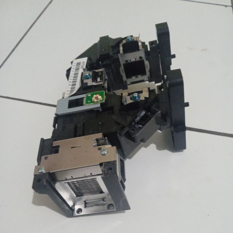 blok kaca polarize copotan proyector EPSON EB696Ui