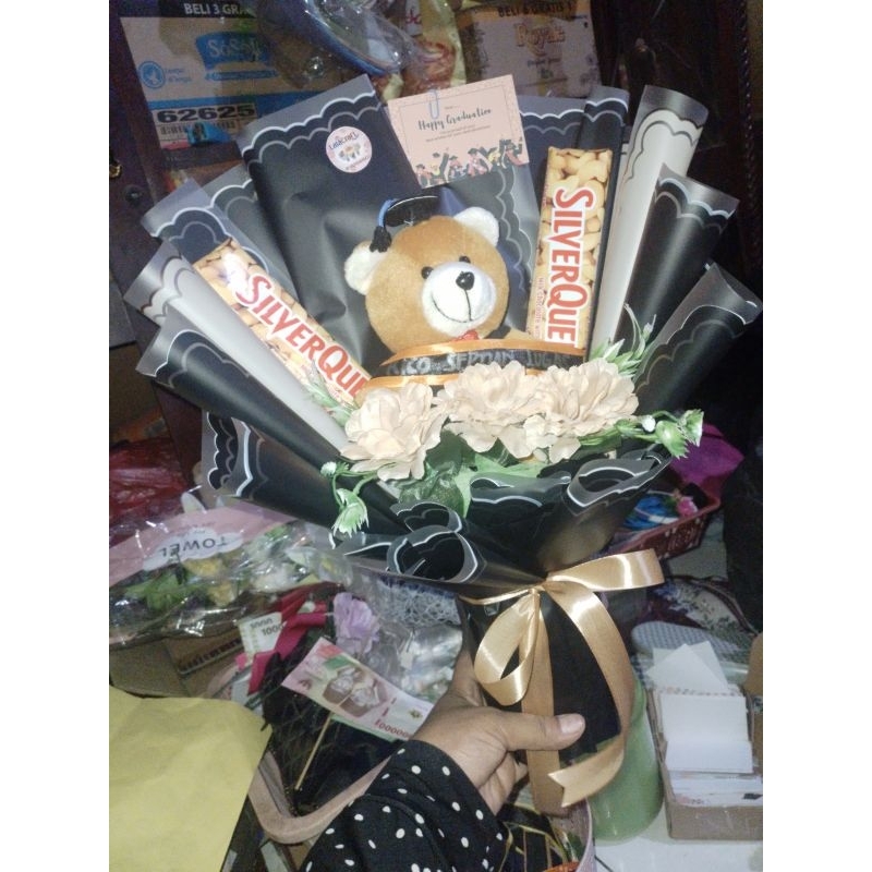 Buket boneka wisuda plus 2 silverqueen uang kosong 5-20 slot Buket Graduation Wisuda sempro Ulang ta