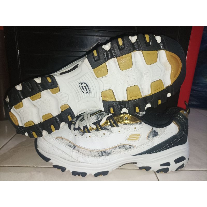 skechers d'lites second