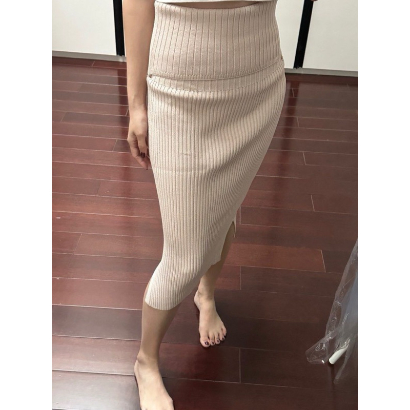 Harlan + Holden soft pink knit midi skirt