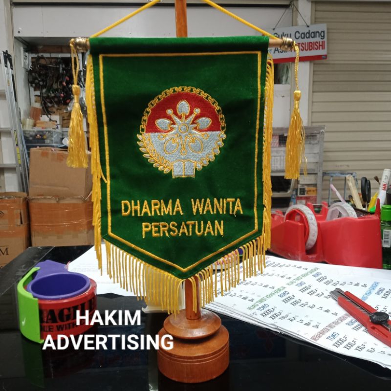 

Bendera vandel meja logo darma wanita persatuan ready stock berkualitas