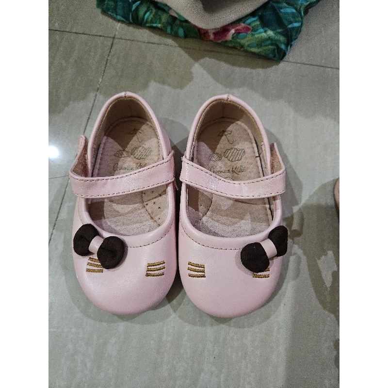 [PRELOVED] SEPATU BABY GIRL AVENUE KIDS BRAND SG