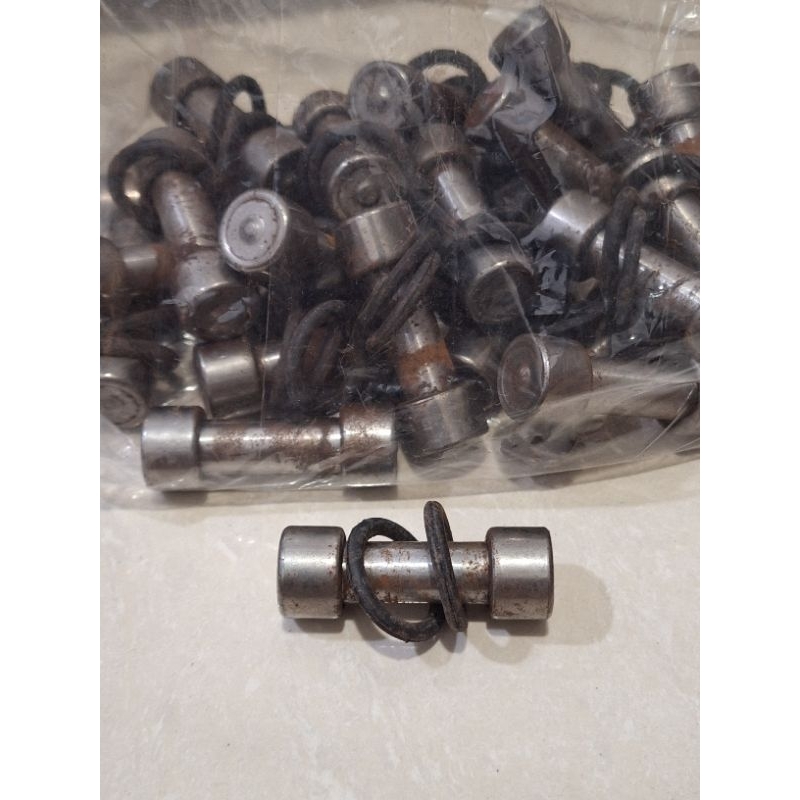 As Ayun Kingpen as kecil Vespa PX