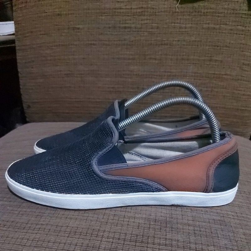 preloved sepatu slip on zara man