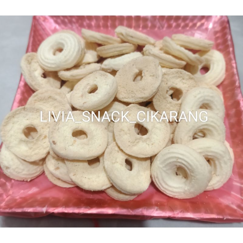 

SAGU KEJU 200 GR | SAJU | KUE SAGU | CEMILAN MANIS | LIVIA_ SNACK CIKARANG