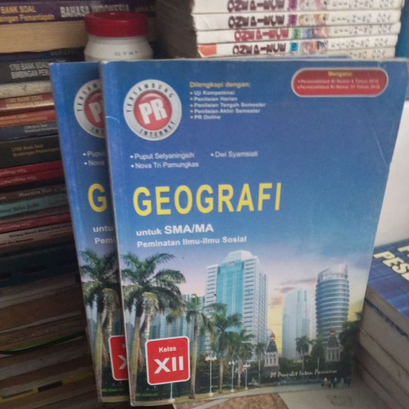 BUKU PR GEOGRAFI UNTUK SMA KELAS XII/12/3 REVISI K13 PENERBIT INTAN PRAWIRA