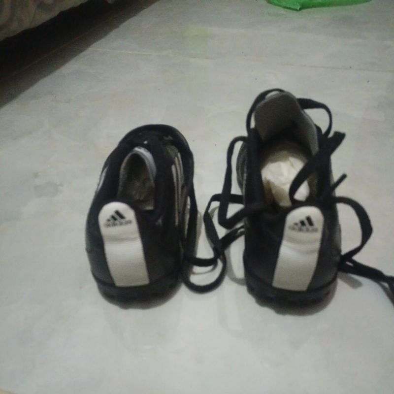 sepatu bola anak adidas