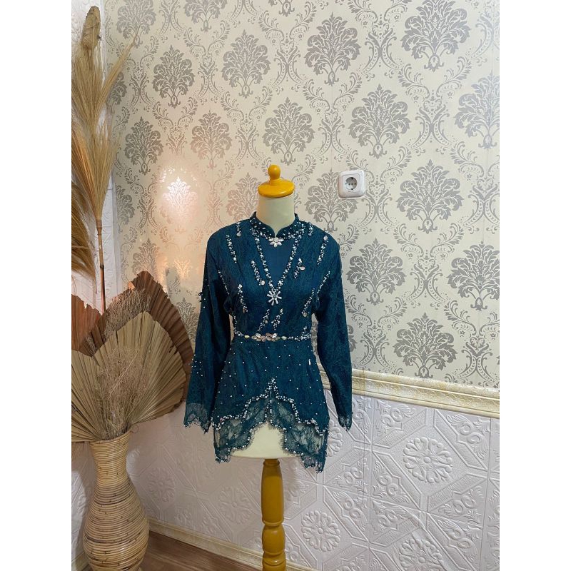 kebaya chantyly request