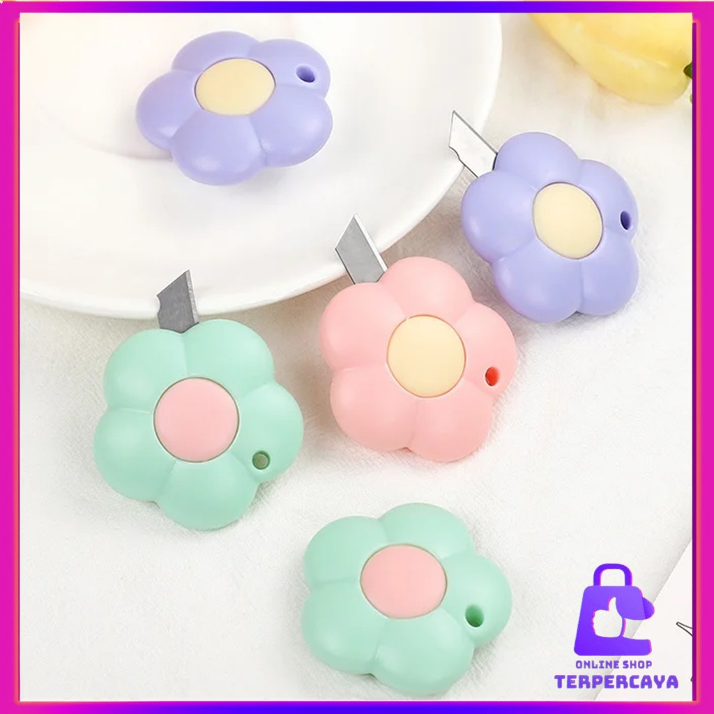 

OST Cutter Mini Portable Bentuk Bunga Pemotong Kertas Cutter Lucu Bentuk Flower Warna Pastel Untuk Unboxing Paket