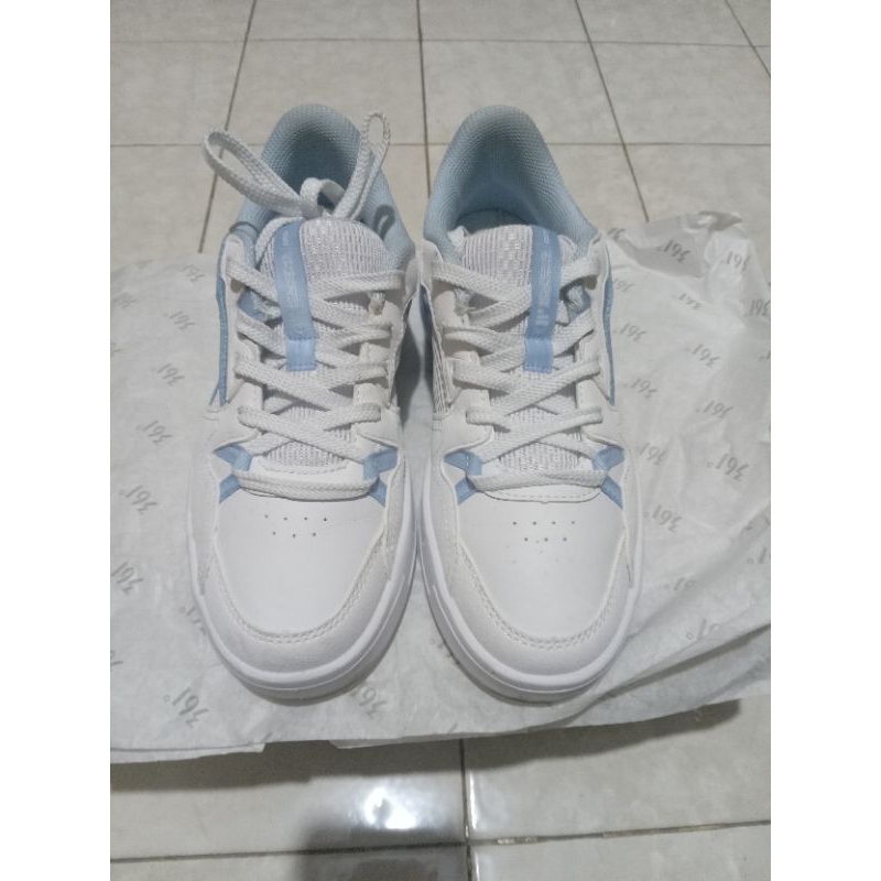 Preloved 361 Degrees Sports Life Women Skateboarding Shoes Gong Jun Series. One Degree Beyond