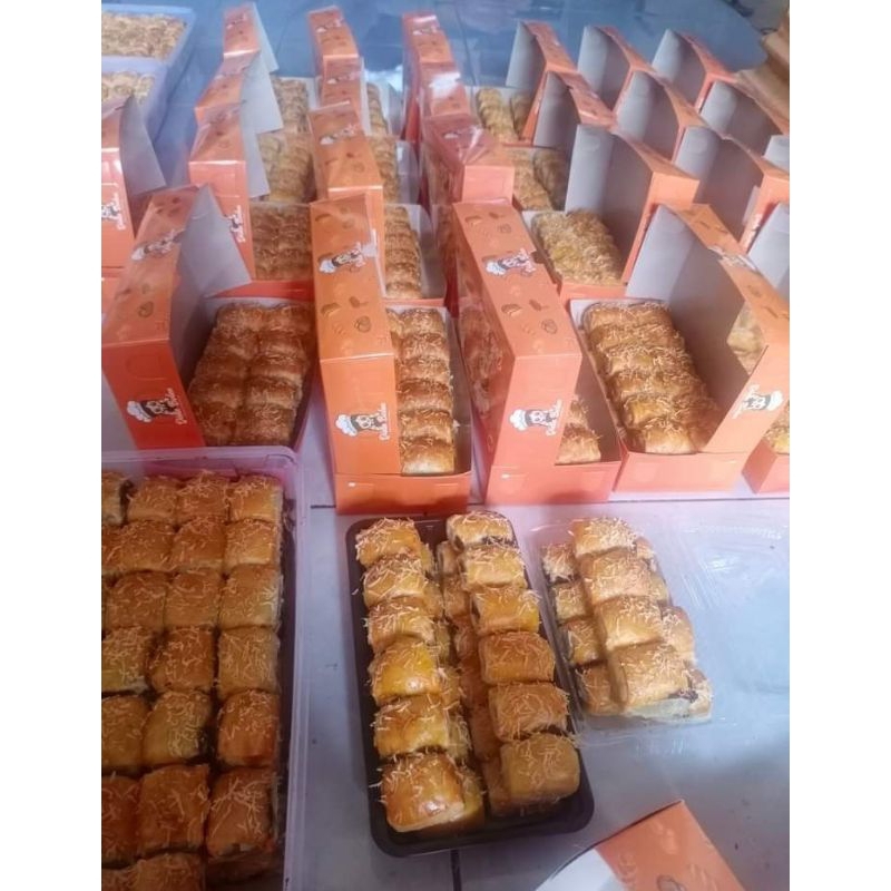 

bolen pisang coklat isi 24